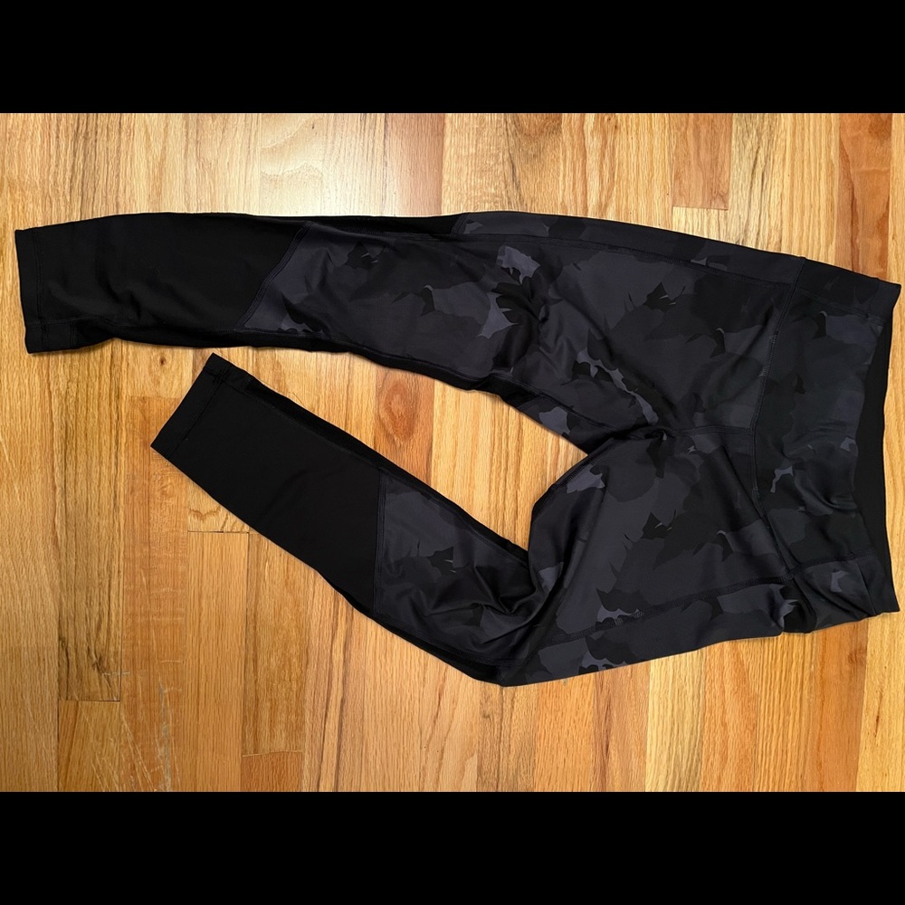 Lululemon cropped leggings - Size 8